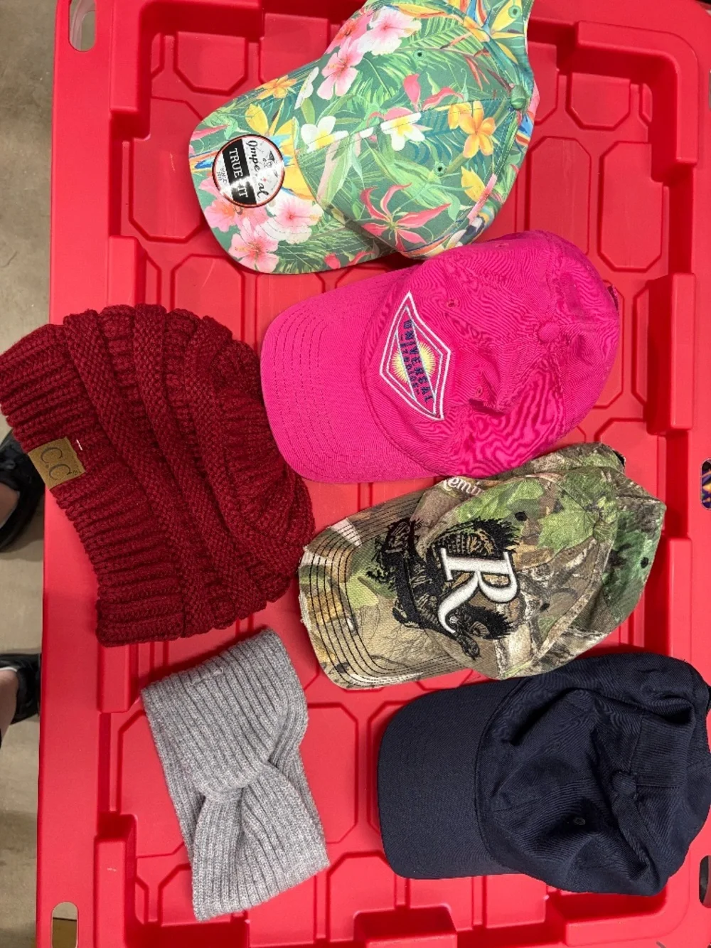 Women's hats bundle, New or Like New